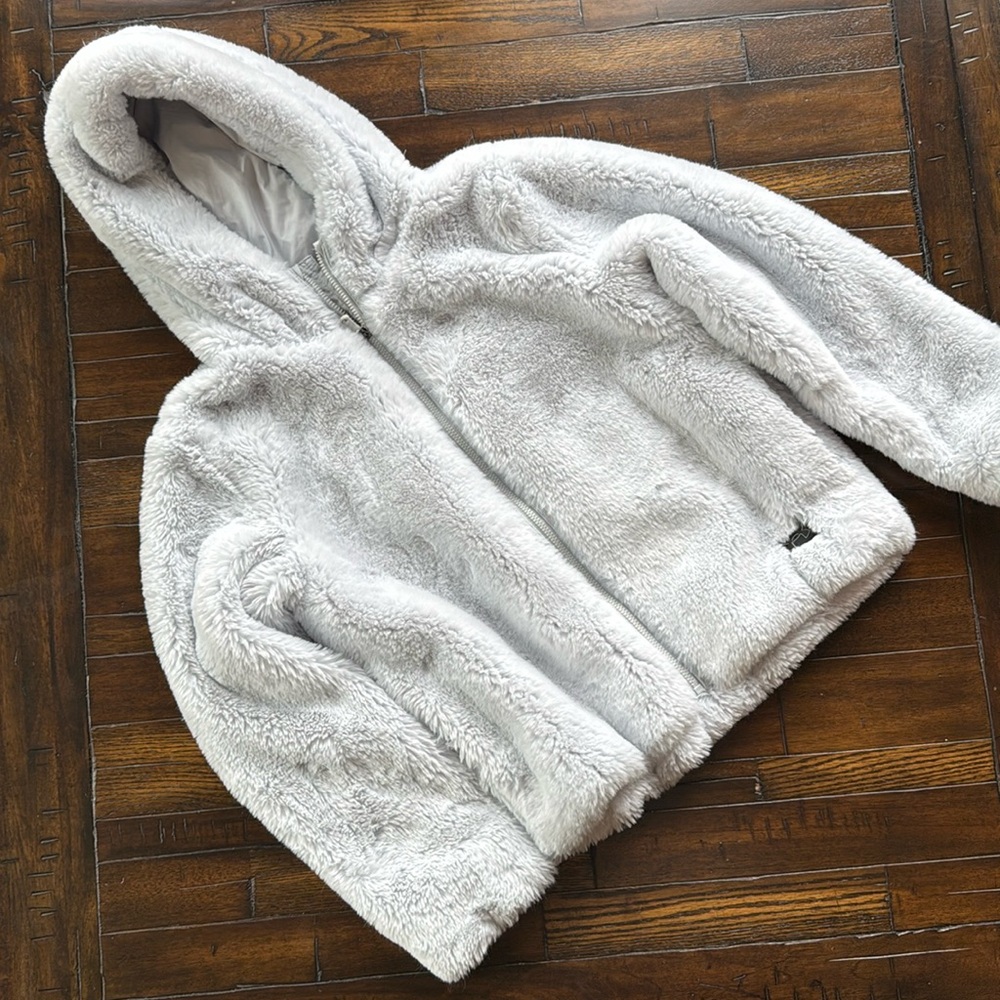 Under Armour Girls XL Faux Fur Coat Light Blue